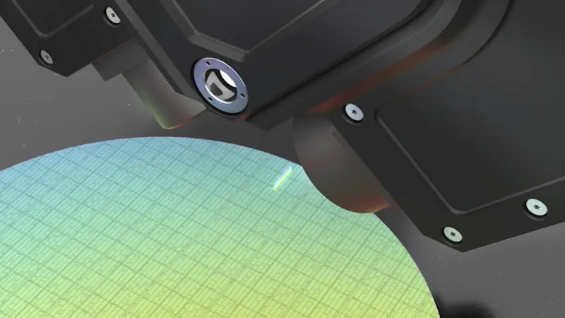 使用 3D 共焦感光元件掃描晶圓表面,以進行翹曲與平坦度量測