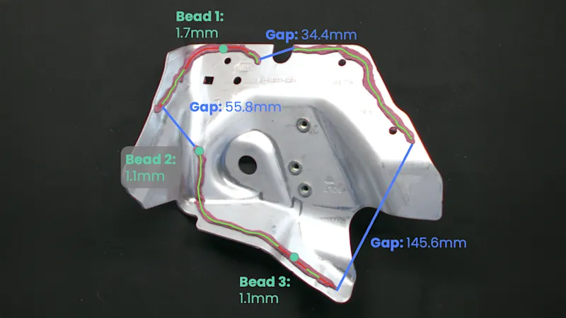고대비 3D 포인트 클라우드는 저대비 색상 조건에서도 접착 비드와 주변 기판(substrate)을 명확하게 구분합니다.