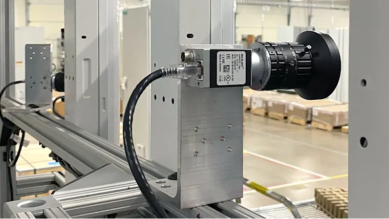 Gantry with Basler ace camera and Basler Premium Lens