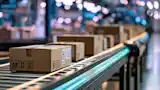 Logistics applications, for example, where the object distance and lighting requirements vary, benefit from the combination of lens and lighting control.