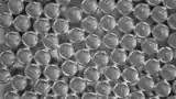 Canettes sur un tapis roulant de 3 m de large