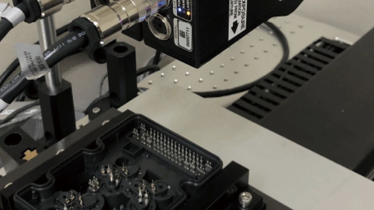 Defect Connector Assembly 대면적 커넥터핀 검사를 위한 멀티 3D 센서 솔루션 | Basler AG
