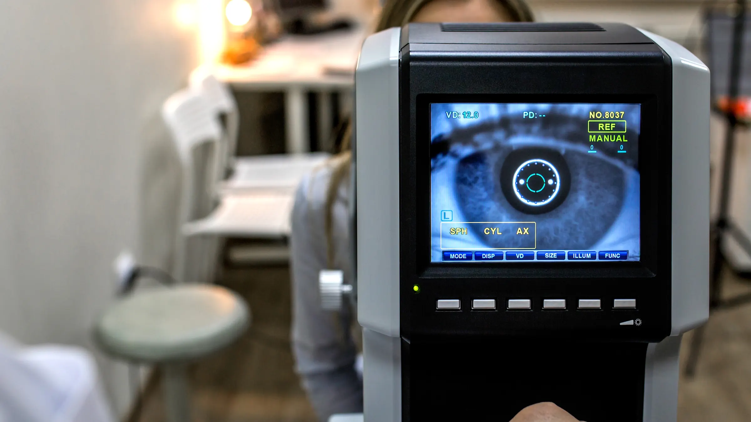 Ophthalmology vision system ensures image capture and processing of high-resolution eye images for diagnostics and monitoring.